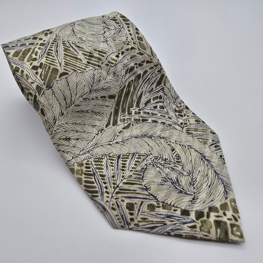 Tommy Bahama Mens Silk Tie Tropical Leaf Geometric Olive Green Tan Hand Made - Picture 1 of 5